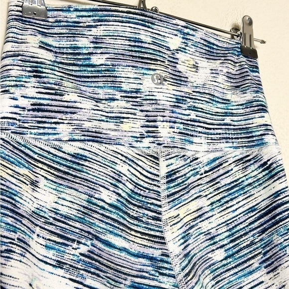 Lululemon Wunder Under Crop Hi-Rise Blurry Belle Leggings - Picture 4 of 9